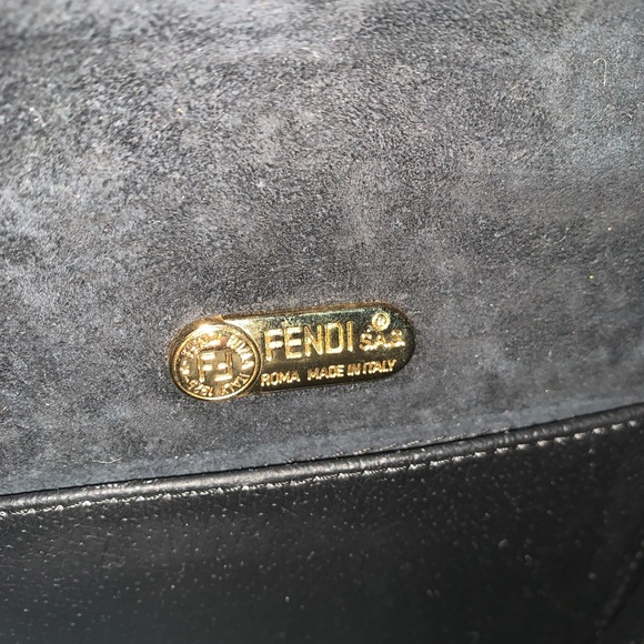 Fendi black suede crossbody bag. Authenticated - Picture 6 of 9